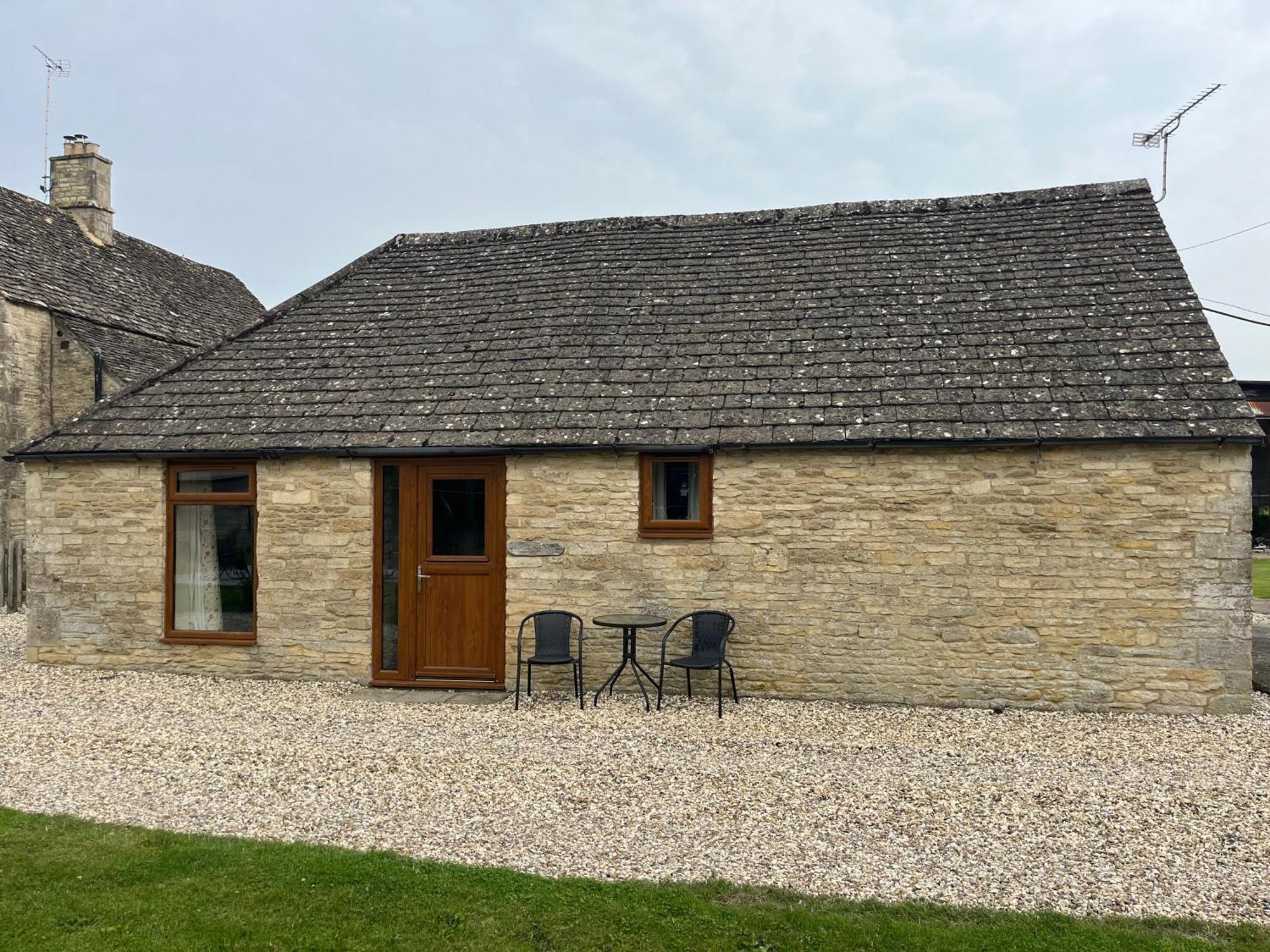 Tupenny Cottage, Old Mill Farm, Cotswold Water Park Cirencester Dış mekan fotoğraf